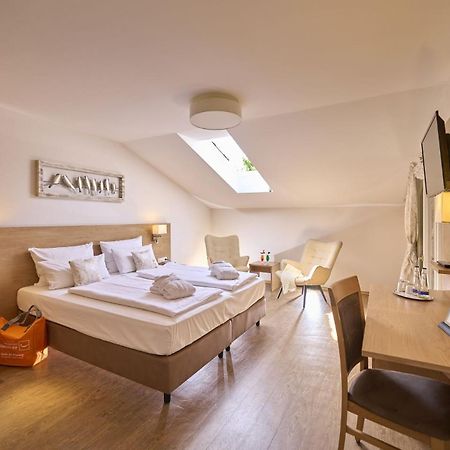 Stroebinger Hof - Therme Wellness Resort Bad Endorf Bagian luar foto