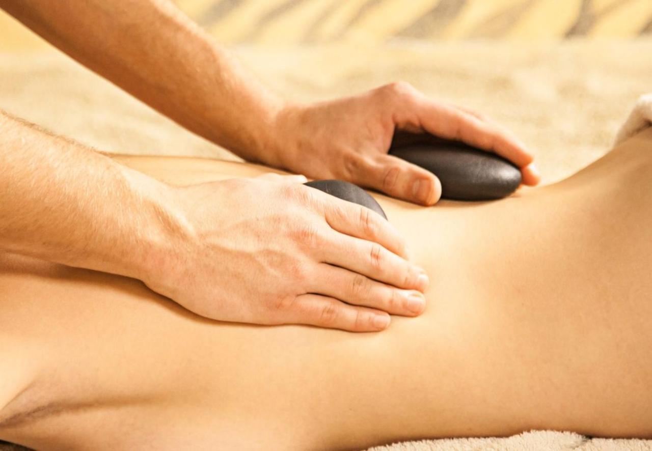 Stroebinger Hof - Therme Wellness Resort Bad Endorf Bagian luar foto